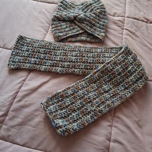 Stylish Infinity  Knit Scarf and Headband Set